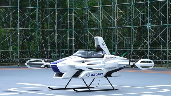 Di  tahun 2023, diharapkan mobil ini dapat bertahan terbang di udara selama 30 menit. Di akhir tahun ini, perusahaan berencana mendapatkan izin terbang di luar lapangan Toyota. (dok. Skydrive)