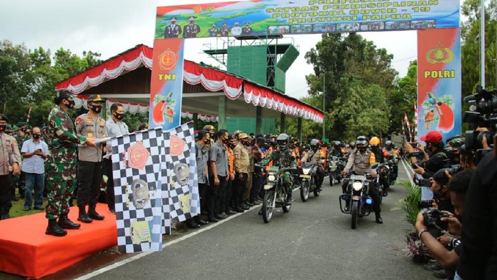 Panglima TNI-Kapolri lepas Satgas Pendisiplinan Protokol Kesehatan di Papua