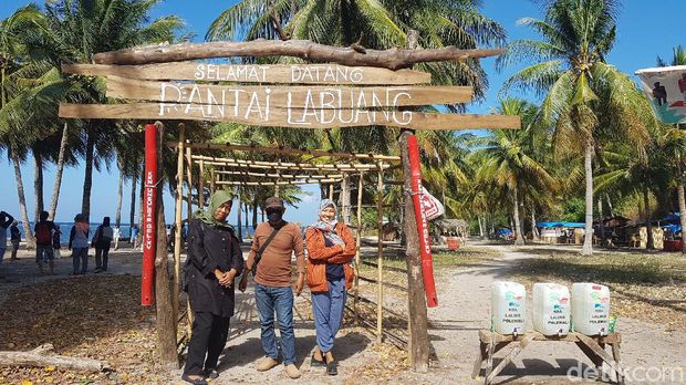 Pantai Labuang di Polewali Mandar