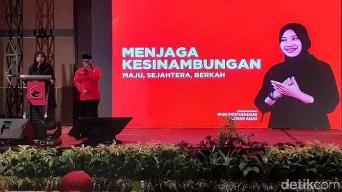 DPC PDIP Banyuwangi menggelar Rapat Kerja Cabang Khusus (Rakercabsus). Ini digelar untuk memenangkan Ipuk Fiestiandani-Sugirah dalam Pilbup Banyuwangi, 9 Desember 2020.