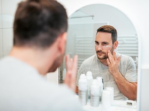 4 Urutan Skincare Untuk Pria, Simpel Buat Dilakukan Tiap Hari