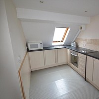 Seperti dikutip dari Metro, sebuah rumah seharga Rp 2,4 miliar di Worthing, Inggris, menawarkan hunian yang cukup nyaman dengan letak tempat tidur yang tidak biasa.Foto: On The Market