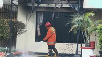 Polda Metro Jaya menjelaskan peristiwa perusakan Polsek Ciracas, Jakarta Timur. Polsek Ciracas disebut diserang lebih dari 100 orang.