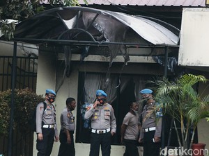 Detik-detik Polsek Ciracas Diserang 100 Orang Tak Dikenal