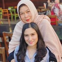 Adly Fairuz sendiri merupakan cucu dari Wakil Presiden Indonesia, Maruf Amin. Dalam Pilkada 2020 nanti, Adly akan menjadi calon wakil bupati dari Yessy Karya Lianti yang mencalonkan diri sebagai bupati. Foto: Instagram @angbeenrishi