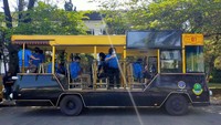 Bandros, bus pariwisata andalan Kota Kembang sempat berhenti beroperasi selama pandemi. Namun kini, bandros siap membawa wisatawan yang mau keliling Bandung.