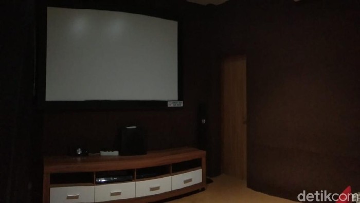 Bioskop rumahan - Anisa Indraini (detikcom)