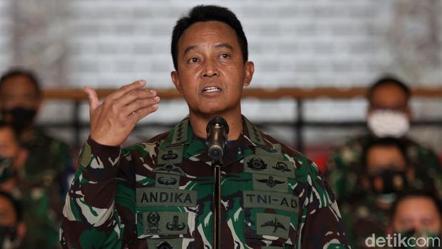 Foto KSAD Andika Perkasa Bicara Soal Penyerangan Polsek Ciracas KSAD Jenderal Andika Perkasa Buka suara terkait penyerangan Polsek Ciracas, Jaktim. Ia akan ambil langkah tegas pada anggotanya yang terlibat penyerangan itu.