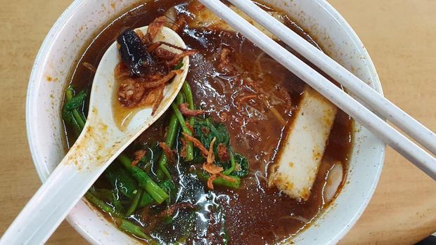 kecoa dalam mie udang