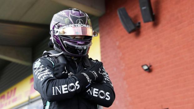 SPA, BELGIUM - AUGUST 30: Race winner Lewis Hamilton of Great Britain and Mercedes GP celebrates in parc ferme during the F1 Grand Prix of Belgium at Circuit de Spa-Francorchamps on August 30, 2020 in Spa, Belgium. (Photo by Stephanie Lecocq/Pool via Getty Images)