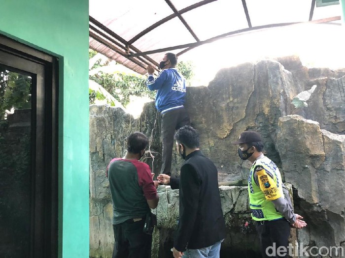 lokasi santri memanjat tembok untuk pesan makanan