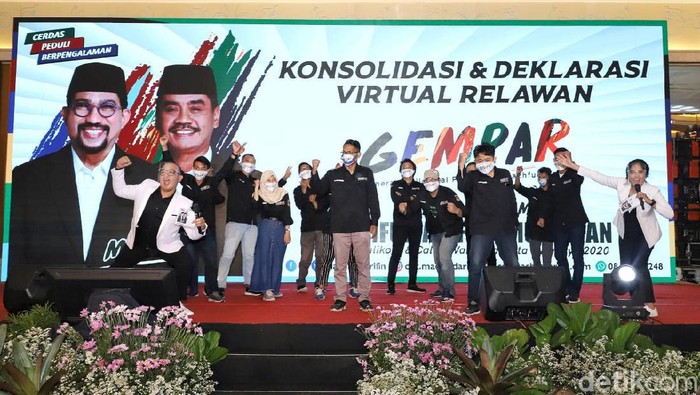 Pasangan Machfud Arifin-Mujiaman Sukirno mendapat dukungan dari Generasi Milenial Pendukung Machfud Arifin-Mujiaman (Gempar). Dukungan dari relawan ini diberikan secara virtual karena di tengah pandemi COVID-19.