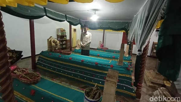 Makam Ratu Kalinyamat yang Ramai Malam Jumat Wage