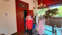 Peziarah datang ke makam istri Sultan Hadlirin paling ramai malam Jumat Wage. (Dian Utoro Aji/detikcom)