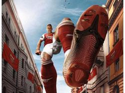 Meme Liverpool Gagal Juara, Arsenal Kembali Angkat Trofi