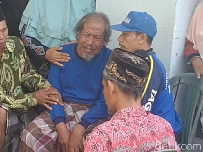 Mertua pelaku yang bakar anak-istri di Pekalongan, Khuzaeri, Minggu (30/8/2020).