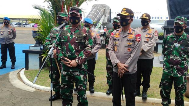 Panglima TNI dan Kapolri jumpa pers terkait penyerangan Polsek Ciracas (M Bakri/detikcom)