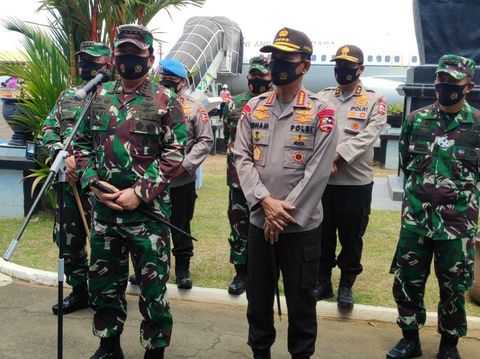 Panglima TNI dan Kapolri jumpa pers terkait penyerangan Polsek Ciracas (M Bakri/detikcom)