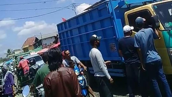 Pemalak sopir truk di Palembang (Dok. Istimewa)