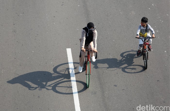 Pemprov DKI Jakarta kembali memberlakukan kawasan khusus pesepeda di sejumlah jalan Ibu Kota. Salah satunya Jalan Benyamin Sueb di Kemayoran.