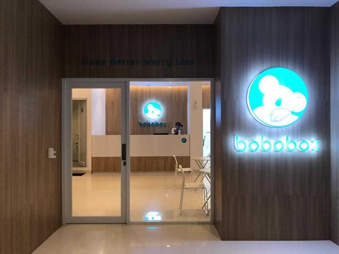 Bobobox, startup pengelola jaringan hotel kapsul berinovasi di tengah gempuran pandemi COVID-19. Bobobox menghadirkan dua lokasi penginapan baru yang didukung Internet of Things (IoT).