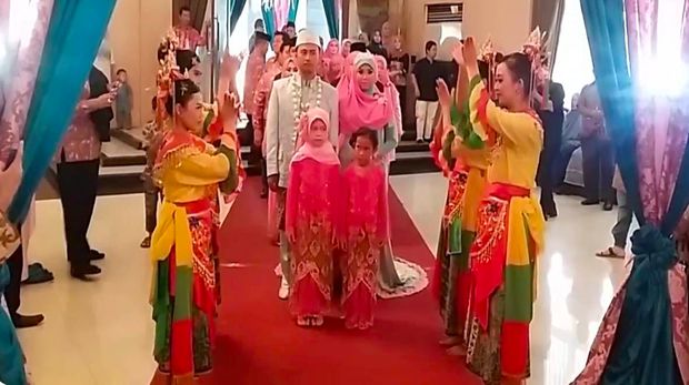 Tari Sirih Kuning