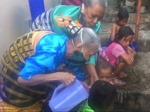 Melihat Tradisi Pekandeana Ana-ana Maelu, Muliakan Yatim Piatu di Baubau