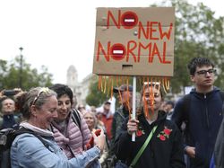 Ribuan Orang di London Demo Anti Vaksin dan Lockdown COVID-19
