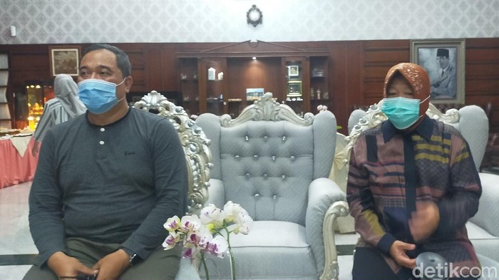Wali Kota Surabaya Tri Rismaharini menyampaikan dukacita, atas meninggalnya 5 orang dalam kebakaran toko elektronik. Menurutnya Damkar sudah berjuang maksimal.