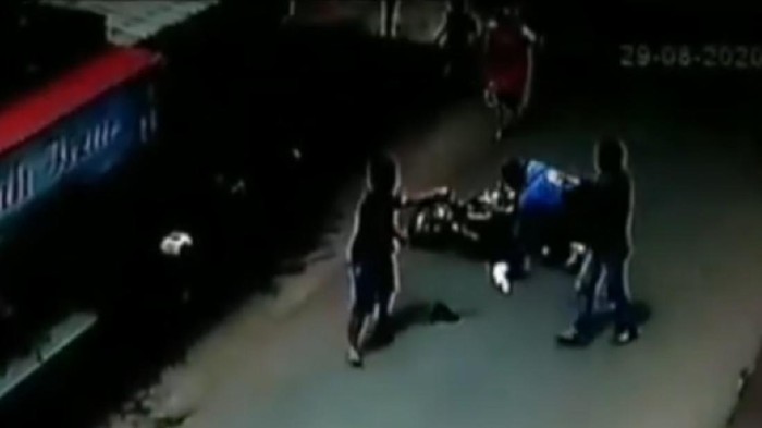 Warga Adang Pelaku Perampas HP di Bogor Heroik! Detik-detik Warga Adang Pelaku Perampas HP di Bogor