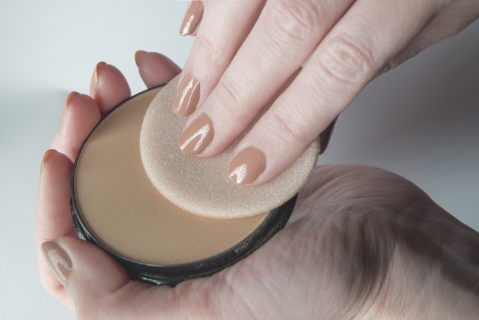 504897928 Pressed Face Powder and Puff