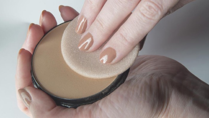 Pressed Face Powder and Puff