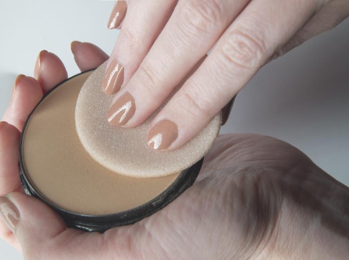 Pressed Face Powder and Puff