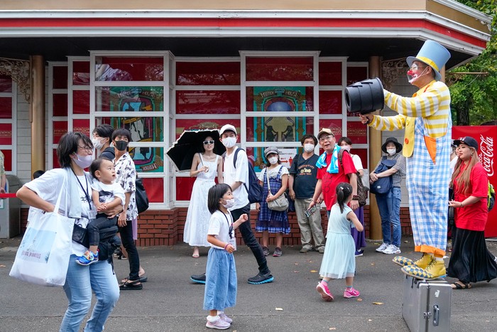 Taman hiburan Toshimaen telah beroperasi sejak tahun 1926. Setelah beroperasi selama 94 tahun, tempat rekreasi itu ditutup permanen pada akhir Agustus 2020