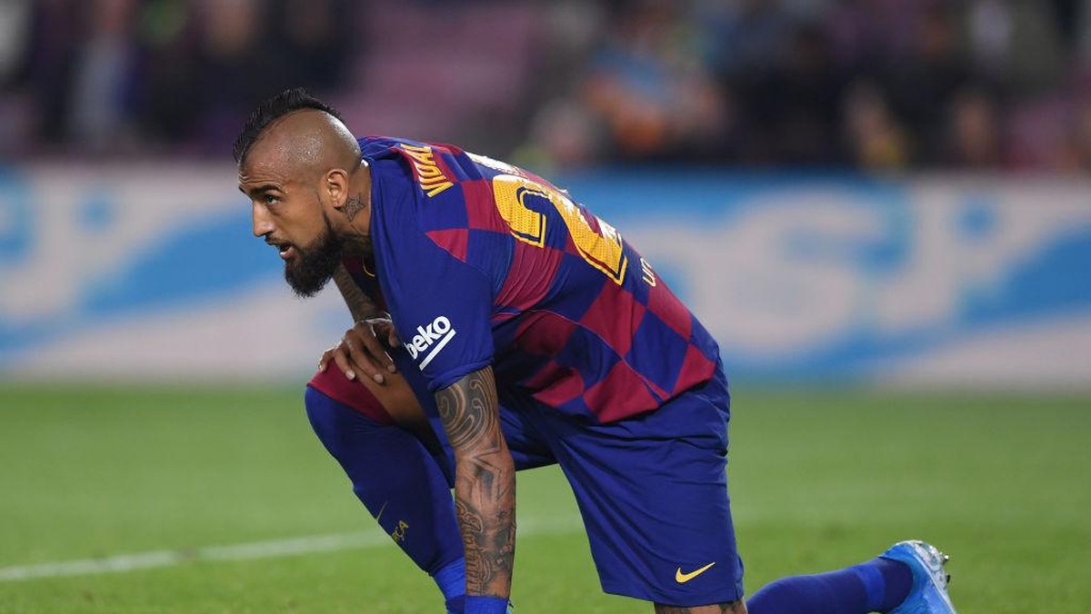Arturo Vidal mau saja bertahan di Barcelona, tapi... (Getty Images/Alex Caparros)