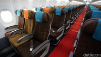 Kebersihan dan kenyamanan terlihat saat di hanggar GMF, Soekarno Hatta, Cengkareng, Banten.