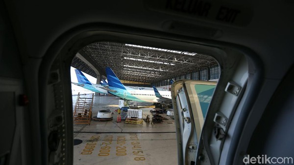 Tak hanya bagian eksterior, bagian interior juga tak luput dibersihkan di semprot disinfektan selama perawatan. Tak hanya bagian eksterior, bagian interior juga tak luput dibersihkan di semprot disinfektan selama perawatan.