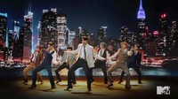 BTS juga berhasil mencuri perhatian kala tampil membawakan single terbarunya Dynamite. Dok. AP