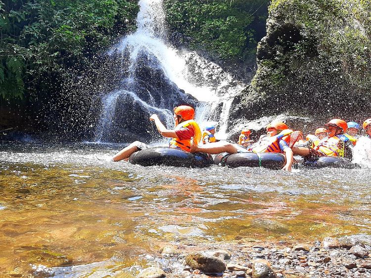 Foto: Uji Nyali Menaklukkan Curug Keren di Banyumas