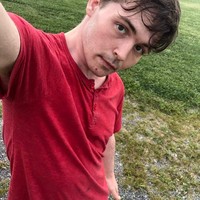 Damien Turner, pria 28 tahun yang punya kehidupan unik. Damien nyaman hidup seperti bayi hingga memilih untuk menggunakan diaper.  Foto: Facebook