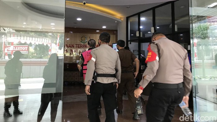 Djoko Tjandra diperiksa Kejagung (Tiara/detikcom)