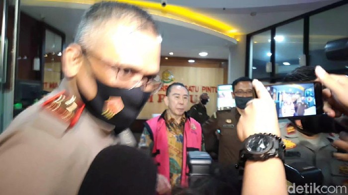 Djoko Tjandra usai diperiksa Kejagung (Tiara Aliya Azzahra).