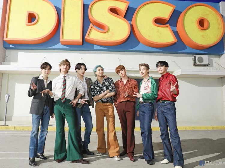5 Gaya BTS di Video Dynamite yang Kini Sudah Habis Terjual