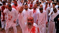 Pada 10 hari pertama bulan Muharram, umat muslim di berbagai penjuru dunia merayakan ritual sakral.  