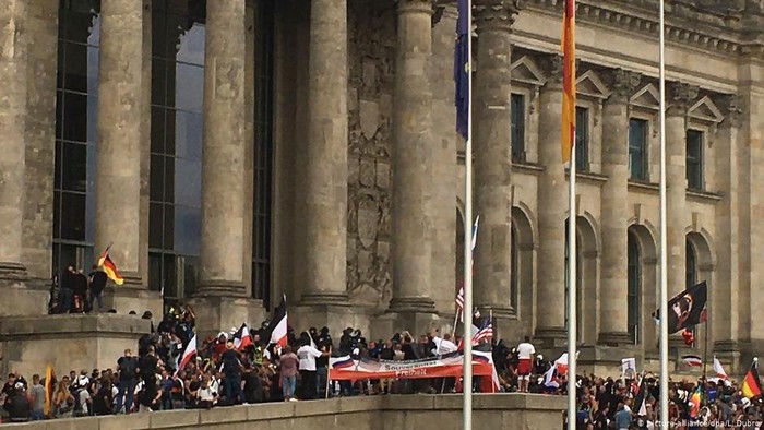 Kalangan Politik Jerman Kecam Bendera Dan Simbol Nazi Di Gedung Parlemen