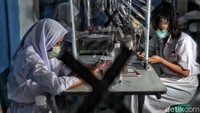 Saat ini RW 02 di Kelurahan Galur menjadi percontohan kampung internet di Jakarta Pusat.