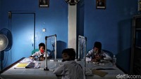 Selain RW 02, kampung internet di Kelurahan Galur juga hadir di RW 01. Pemilihan kedua RW tersebut dilakukan secara langsung oleh Pemkot Jakpus.