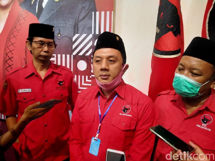 Kepala BP Pemilu DPD PDIP Jawa Timur, Deni Wicaksono