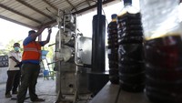 Mesin firolisis milik DLHK3 Kota Banda Aceh digunakan untuk membakar sampah plastik dari TPA Gampong Jawa guna menghasilkan BBM.