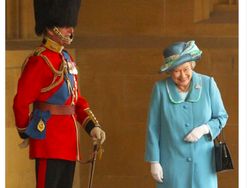 Kumpulan Foto Langka Bersejarah, Ada Queen Elizabeth II Kondangan